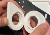 Pulley and polarizer connection position